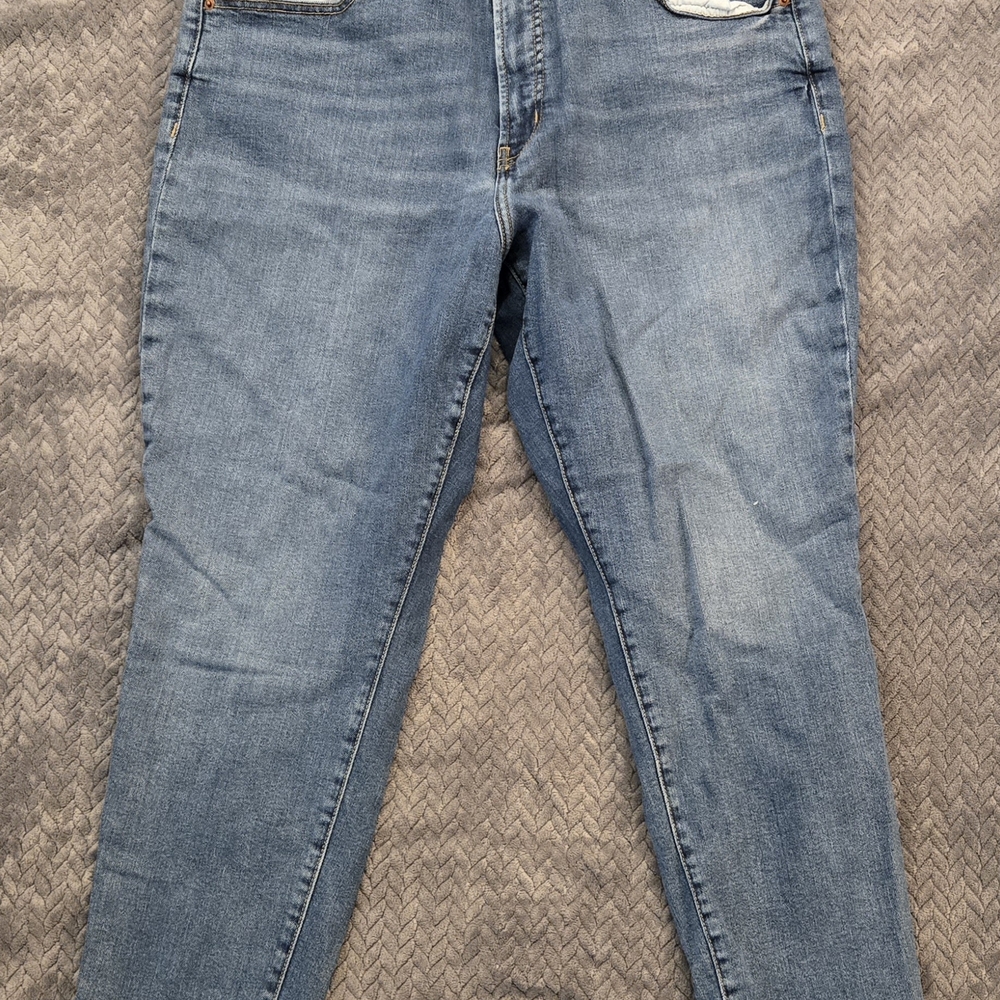 Old Navy High-Rise Straight Leg Jeans - 18W Extra Stretch